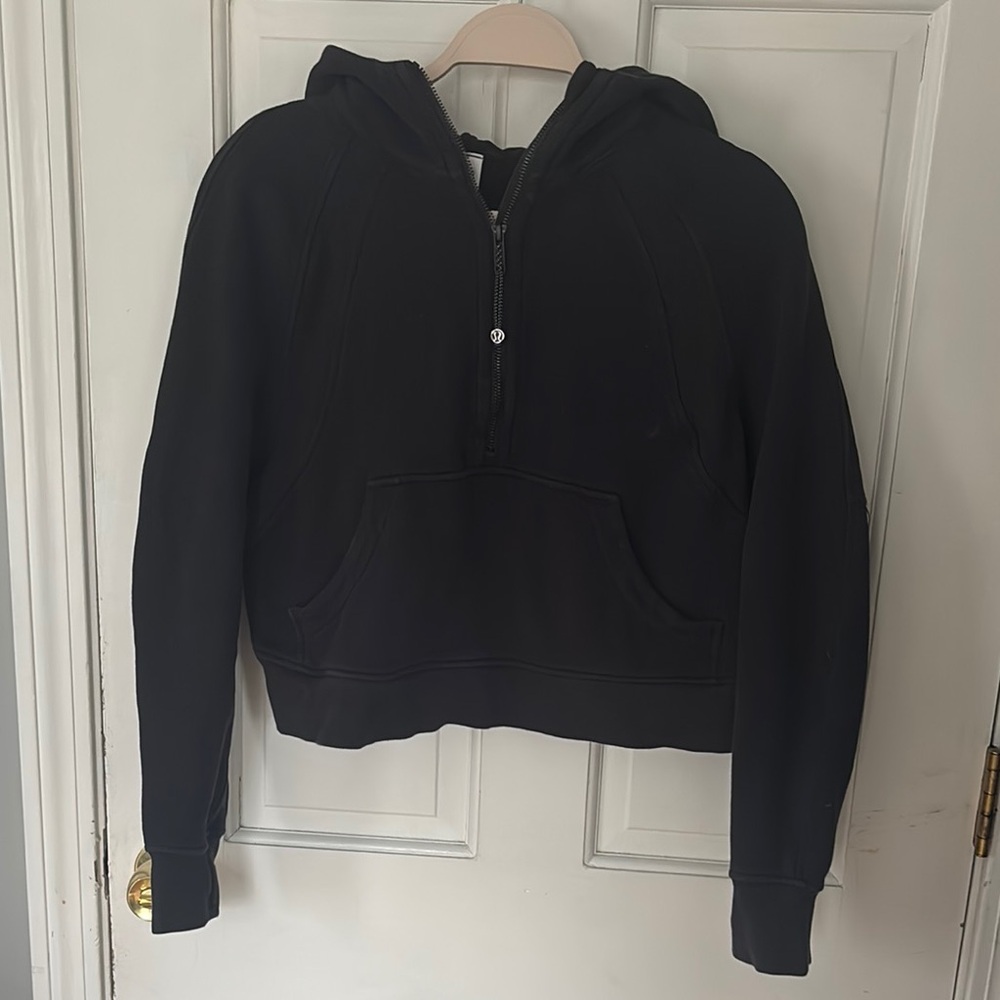 Lululemon black scuba